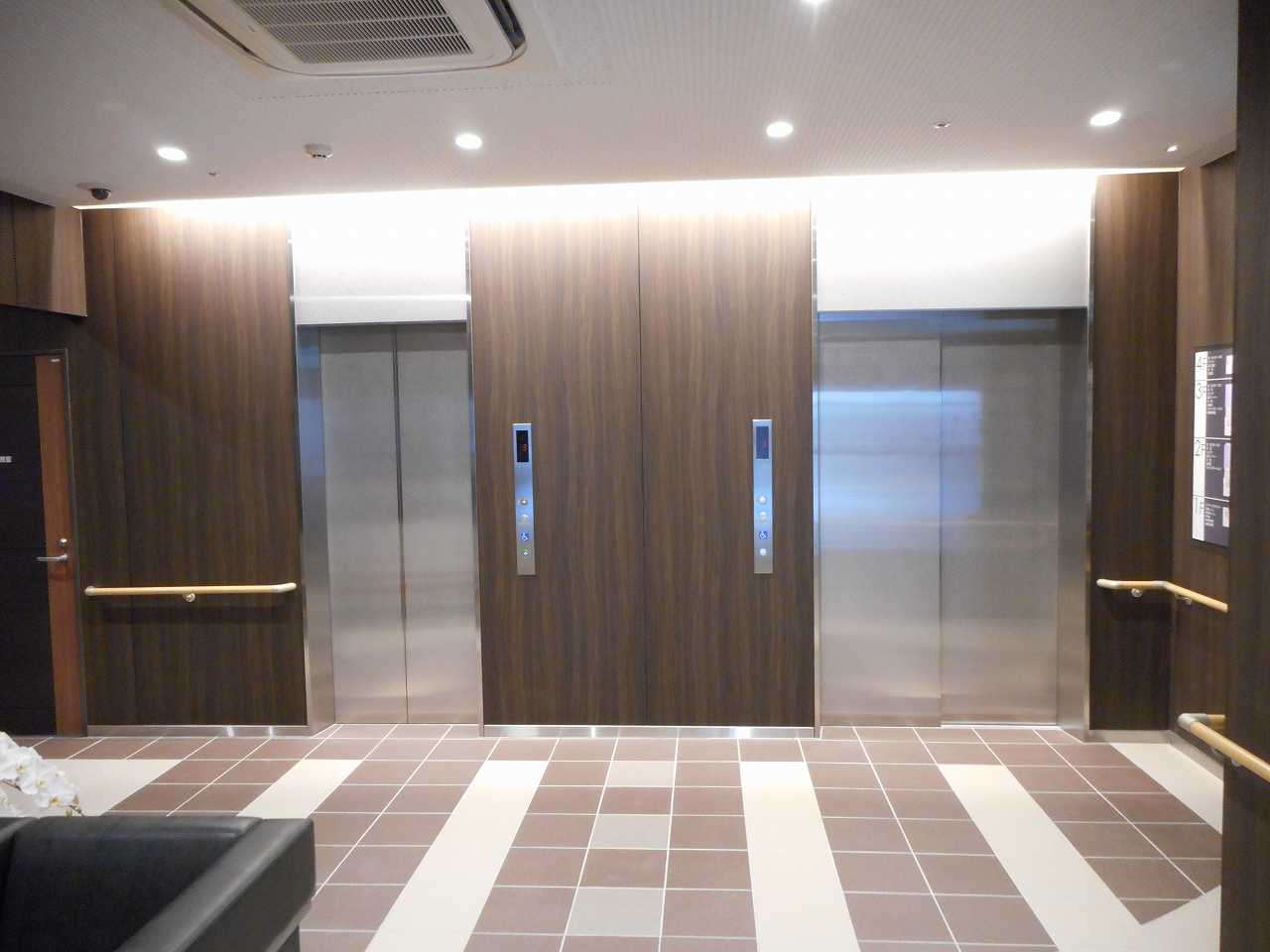1階エレベーターホール
